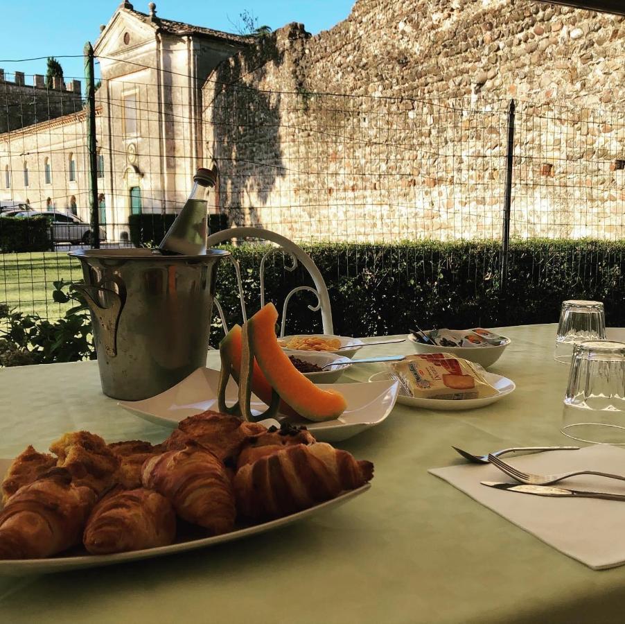 Antico Borgo Bed & Breakfast Castellaro  Exterior photo